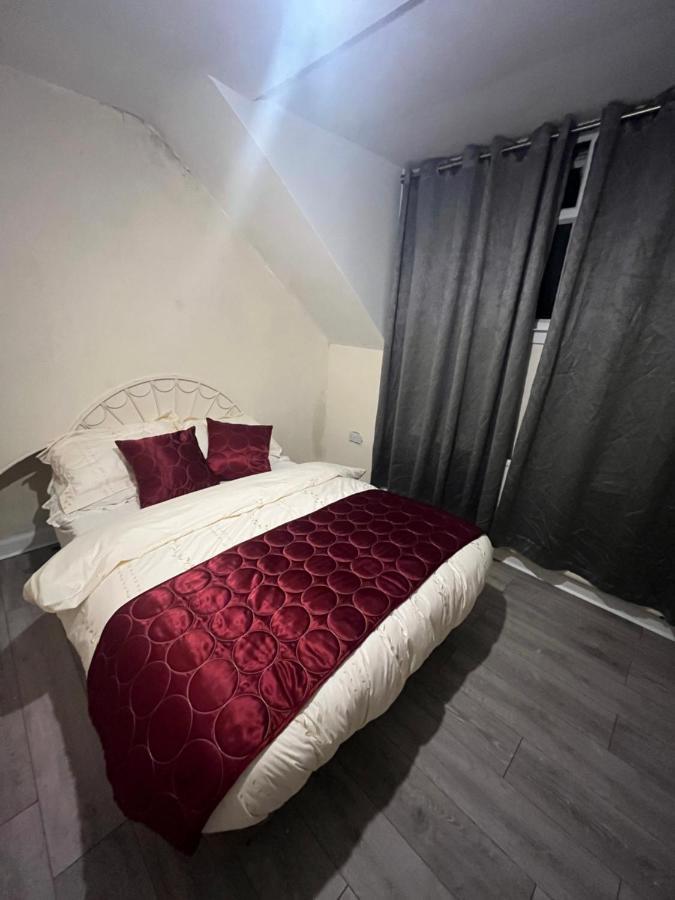 Double Bedroom In West Yorkshire, Leeds Leeds  Exterior foto